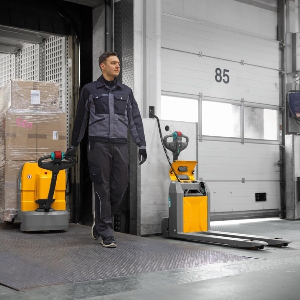 Jungheinrich Elektro-Hubwagen AME | 1.500 kg Tragkraft | 1.150 mm Gabellänge | wartungsfreie Lithium-Ionen-Batterie inkl. Ladegerät | Kurze Ladezeit | hoher Bedienkomfort | Hubwagen elektrisch
