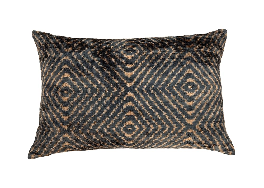 Coussin velours soie ikat 40x60 pour raviver un salon terne sans effort