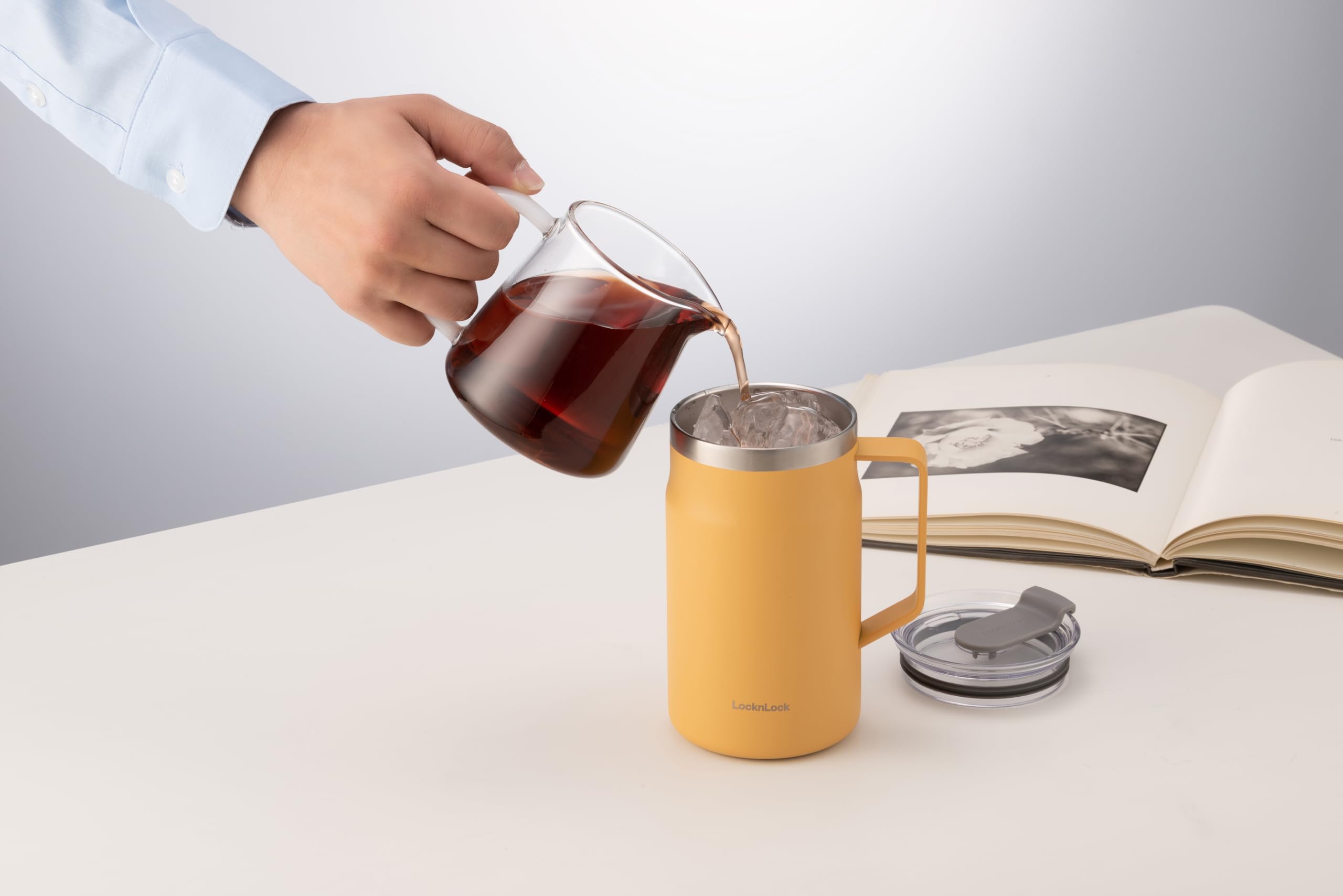 LocknLock Kubek Metro Premium 18/8 stal nierdzewna podwójna ściana izolowany z uchwytem idealny na stół z pokrywką, żółty, 595 ml