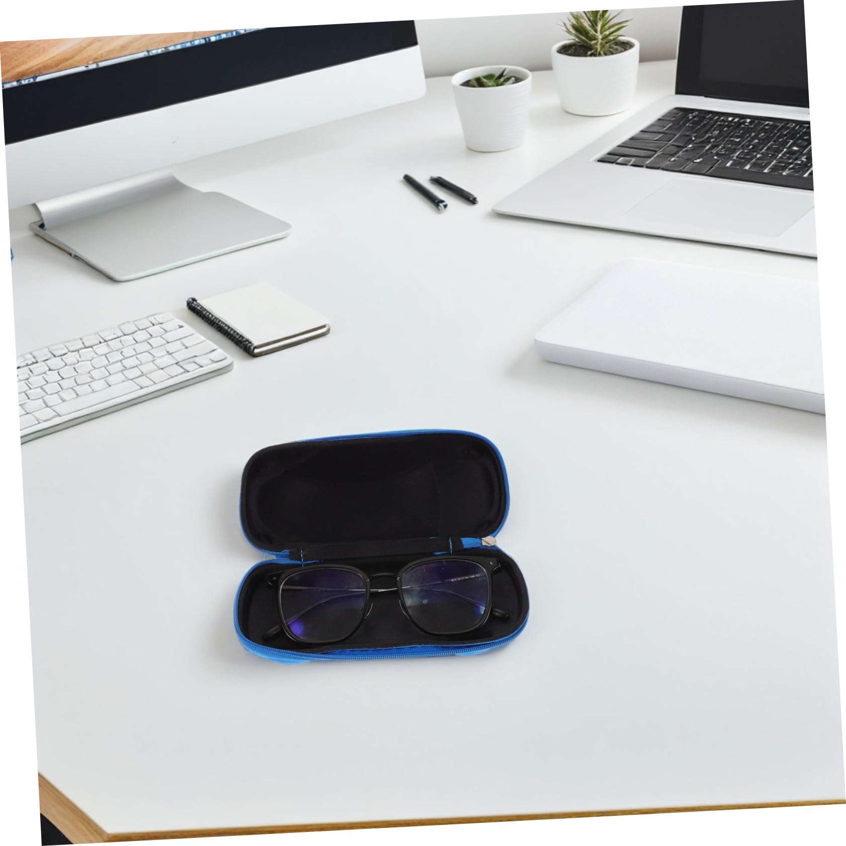 Ipetboom Estuche Portátil y Colorido para Gafas de Sol con Forma de Coche para Niños Resistente Presión Adecuado para Viajes y Uso en Mochila