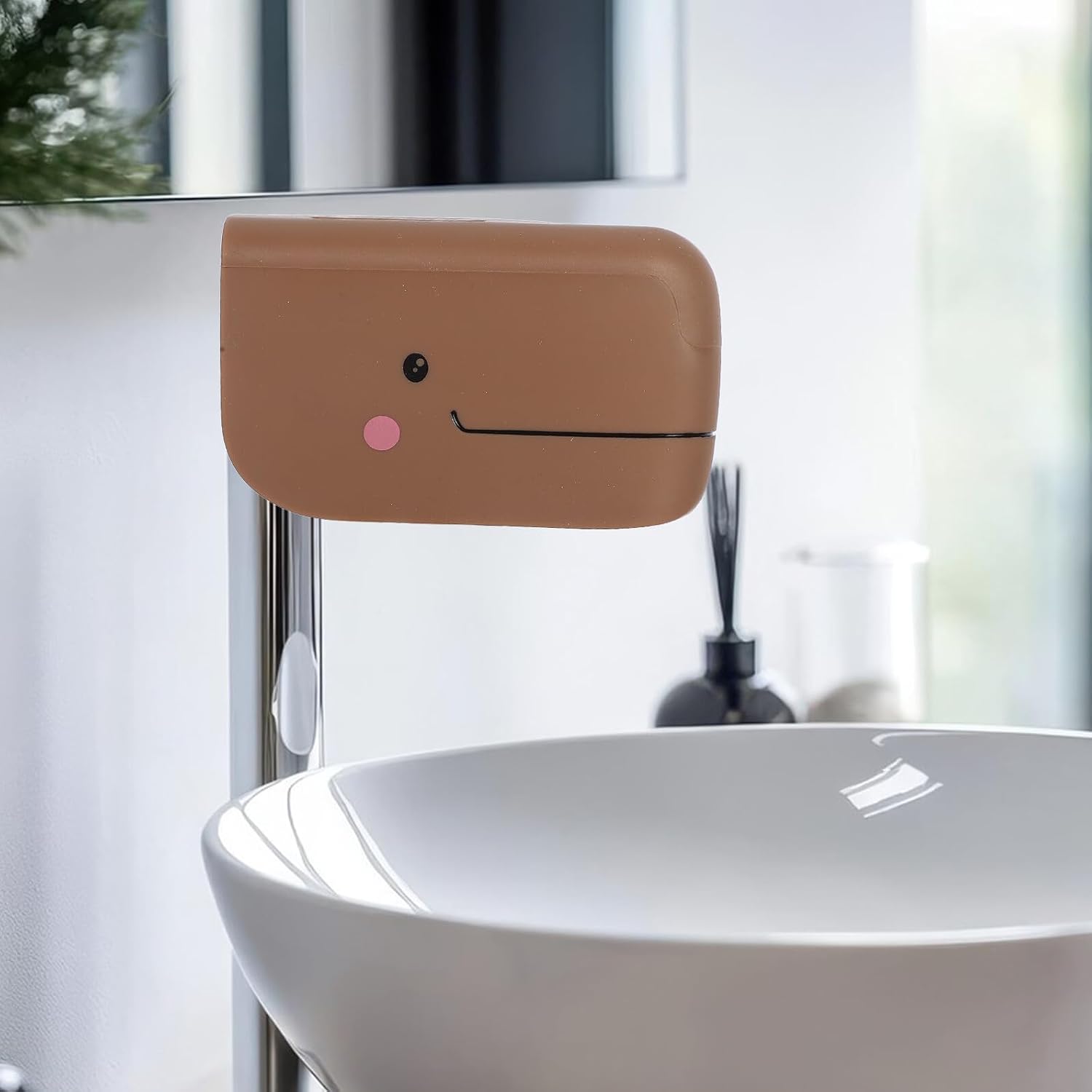 Whale-Shaped Faucet Cover Silicone Bathtub Spout Protector Safety Splash Guard Collision Bath Accessory for Bathroom Use