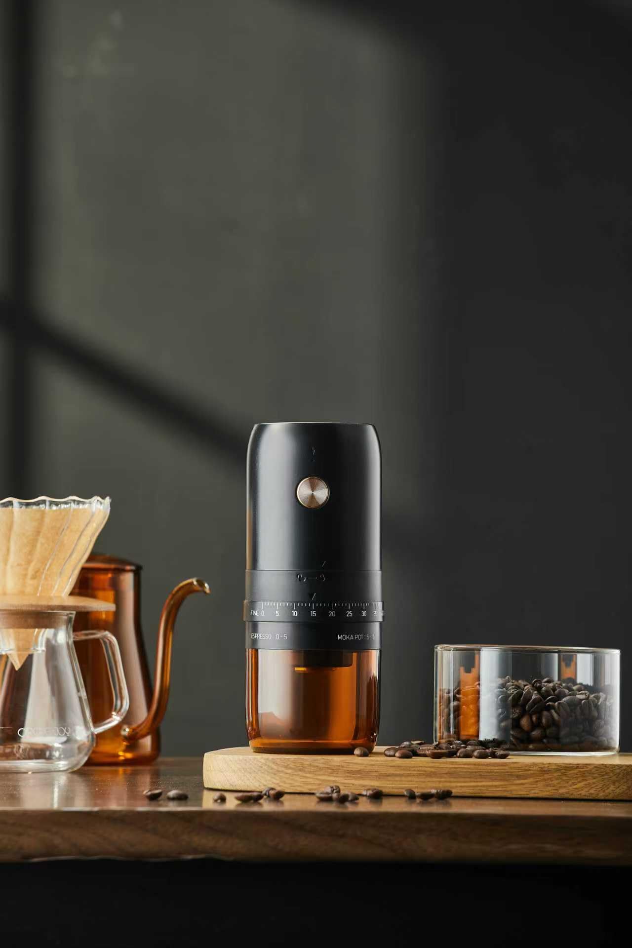 Moulin à café électrique, petit moulin à café rechargeable, noyau de broyage en acier inoxydable avec paramètres externes réglables, moulin à café électrique portable sans fil – Noir