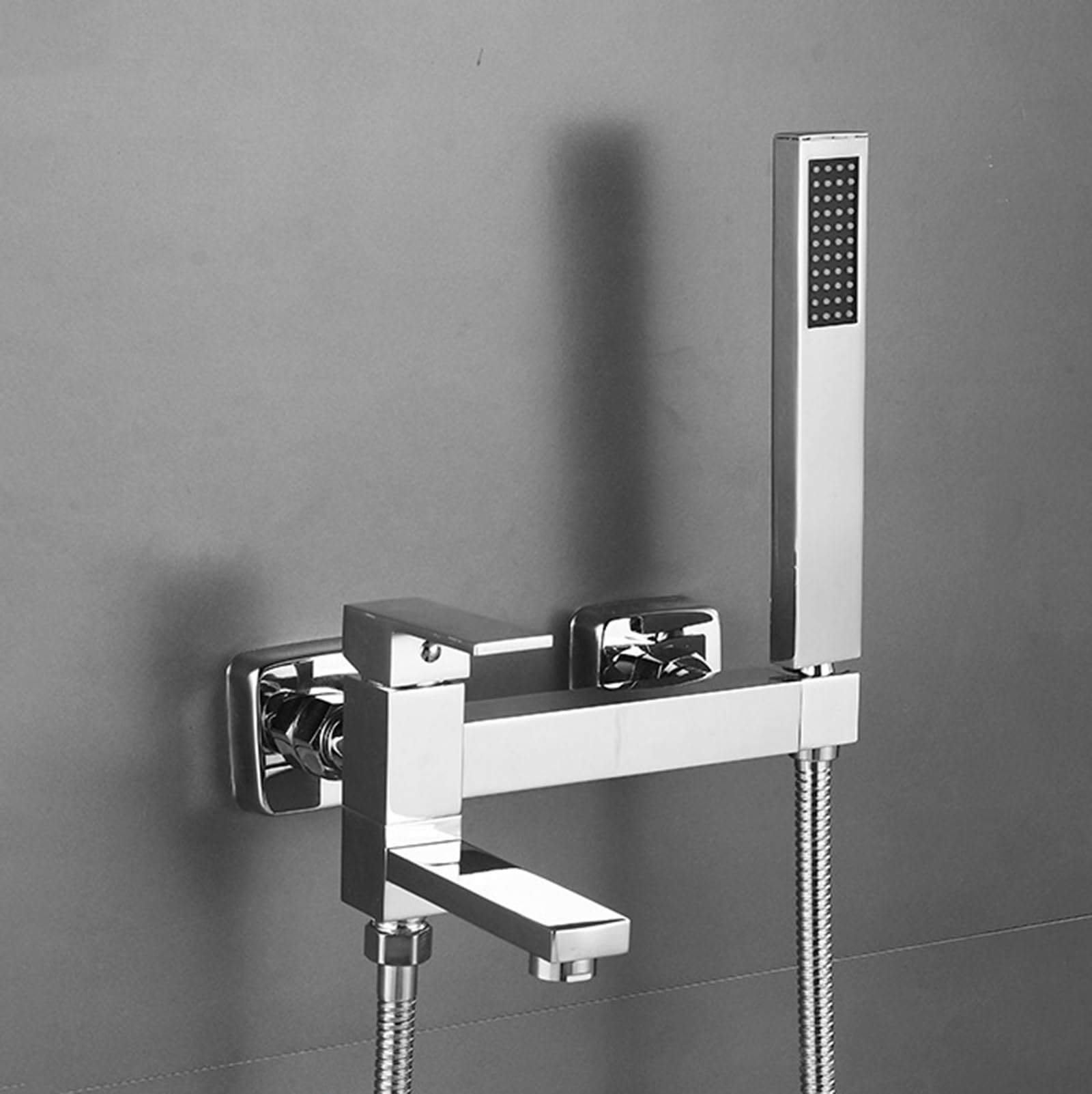 Robinet de baignoire-douche gris pour créer un espace bien-être à la maison