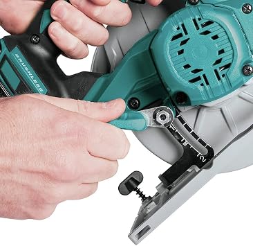 Makita XSH03Z 18V LXT Lithium-Ion Brushless Cordless 6-1/2 Circular Saw, Tool Only