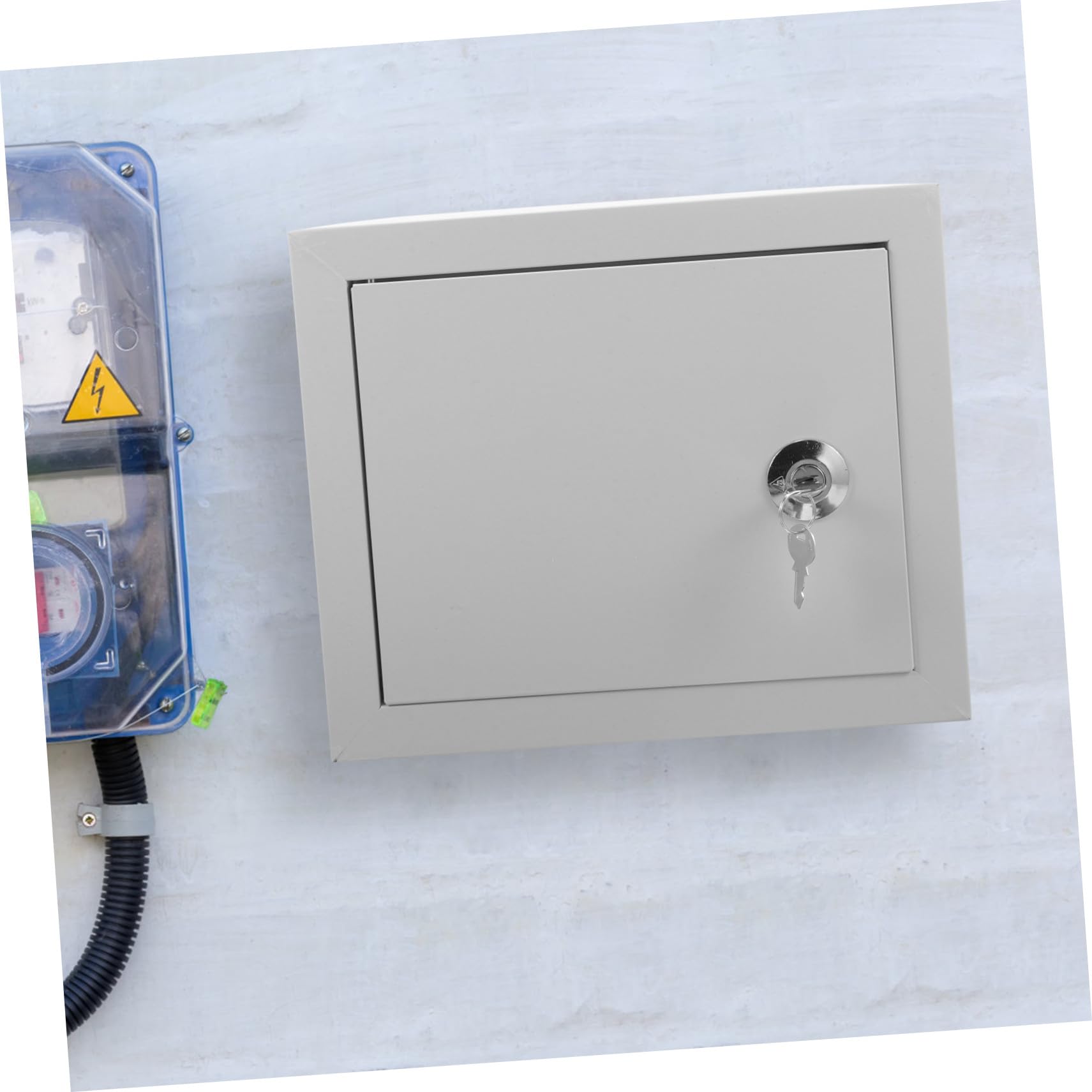 Caja de Conexiones Eléctricas para Exteriores Diseño Montado en Pared, Material Aluminio y Gran Capacidad Adecuado para Entornos Residenciales y Comerciales