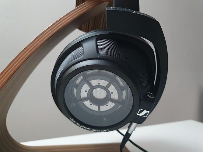Review Image by Cmiri