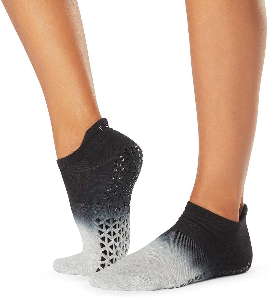 Savvy Pilates Socks - Non-slip Grip Socks for Women, Wear for Yoga, Barre, Dance, Lagree, with Grippy Sole, Heel Tab and Arch Support - Ebony Ombre, Medium