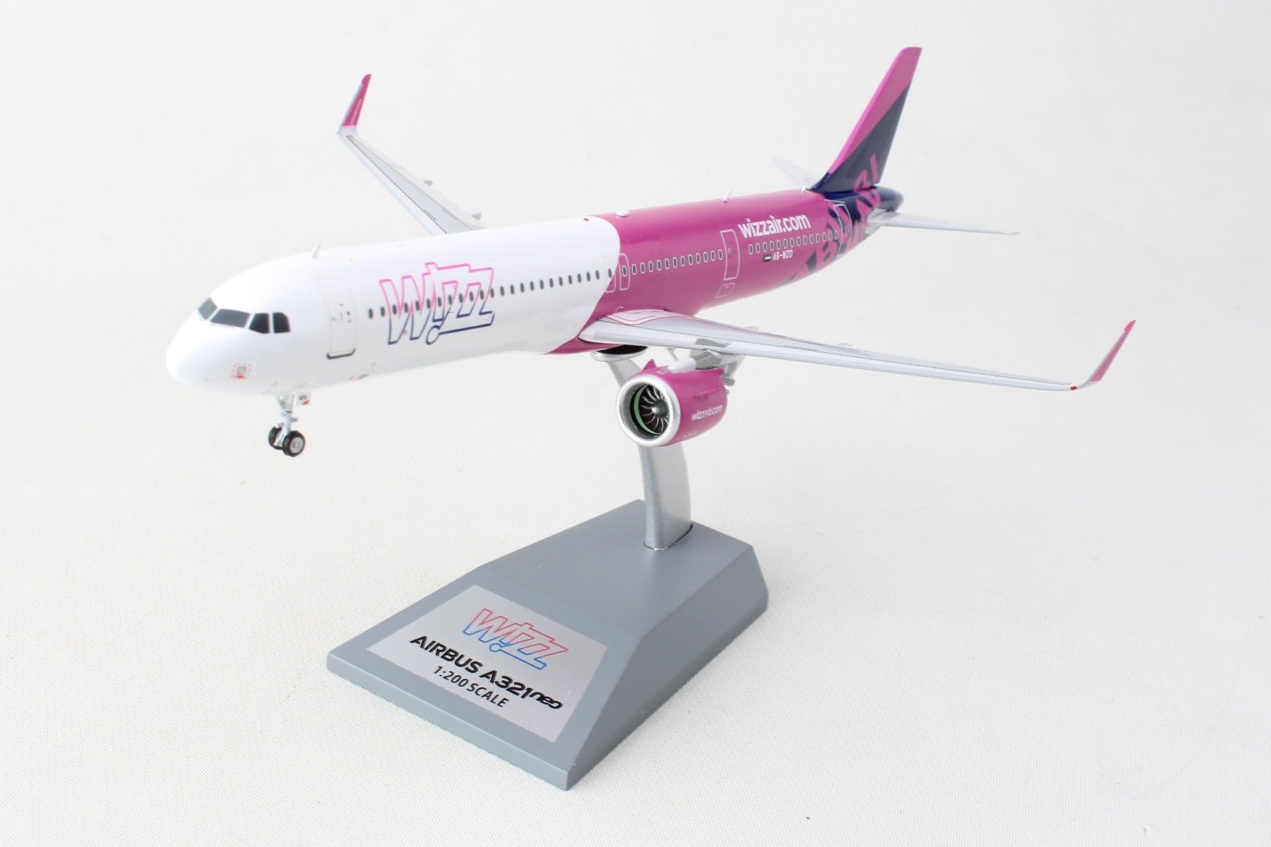 Amazon.com: Inflight200 1:200 Wizz Air (Abu Dhabi) Airbus A321