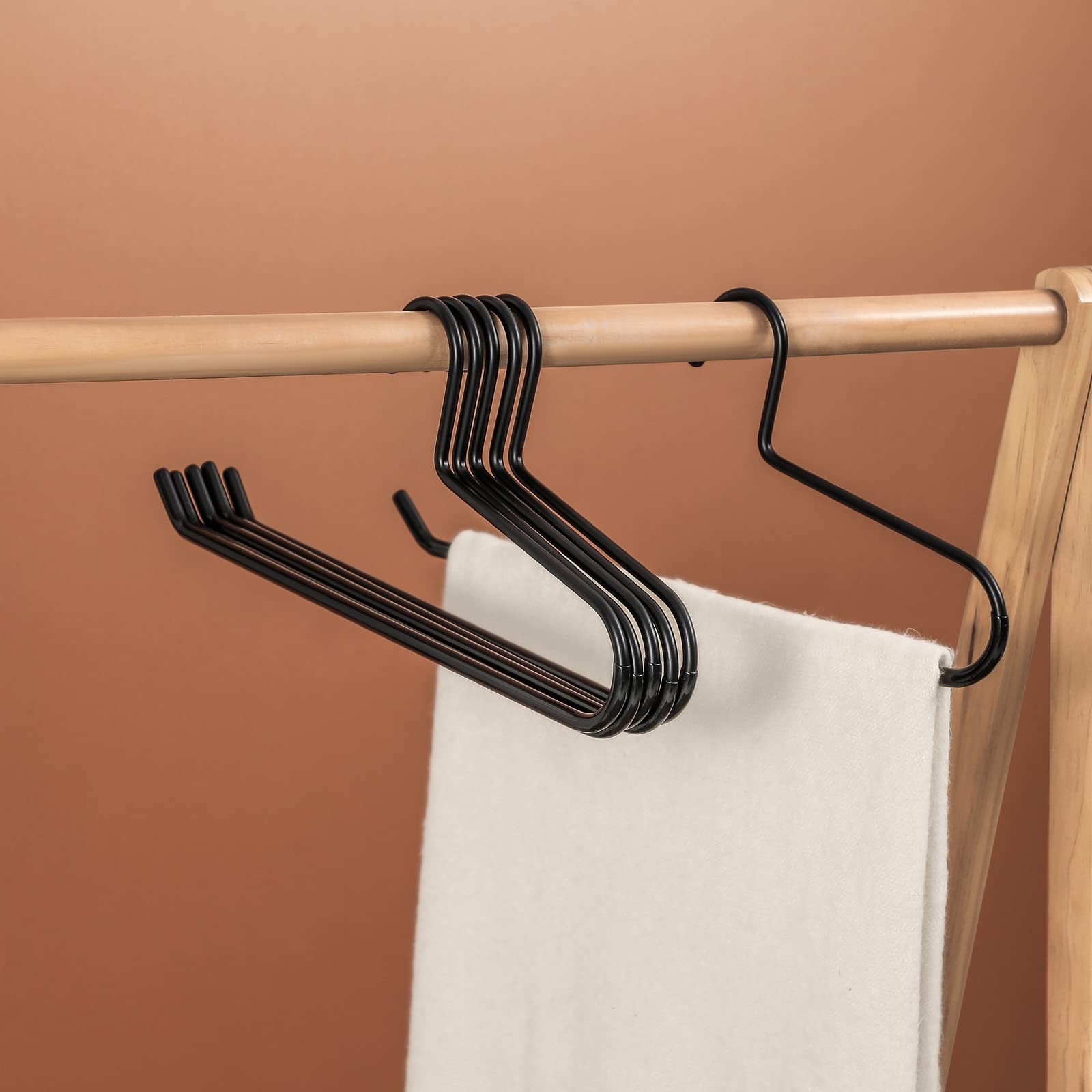 VASLIM 8 Stück Decken-Kleiderbügel, strapazierfähig, schwarz, vinylbeschichtet, rutschfest, ideal für Steppdecken, Bettdecken, Tischdecken, Handtücher, Schlafsäcke, Vorhänge und Tagesdecken