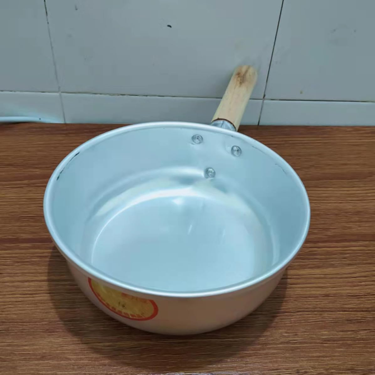 Strong Long Handle Water Ladle Kitchen Water Scoop with Wood and Aluminum Material for Kitchen and Bathing Use
