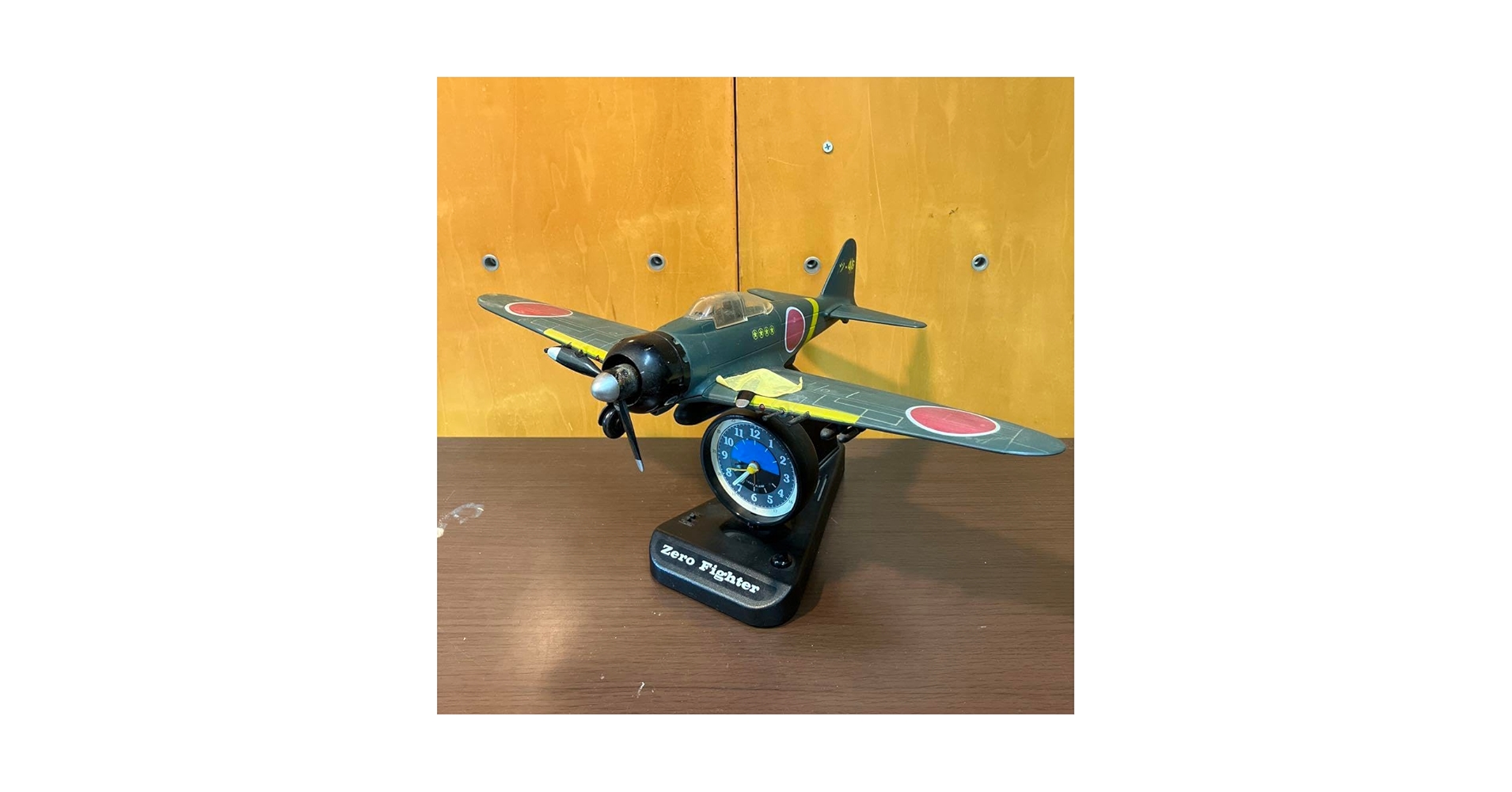 Amazon.co.jp: 昭和レトロ 零戦 ゼロファイター 時計付き 戦闘機