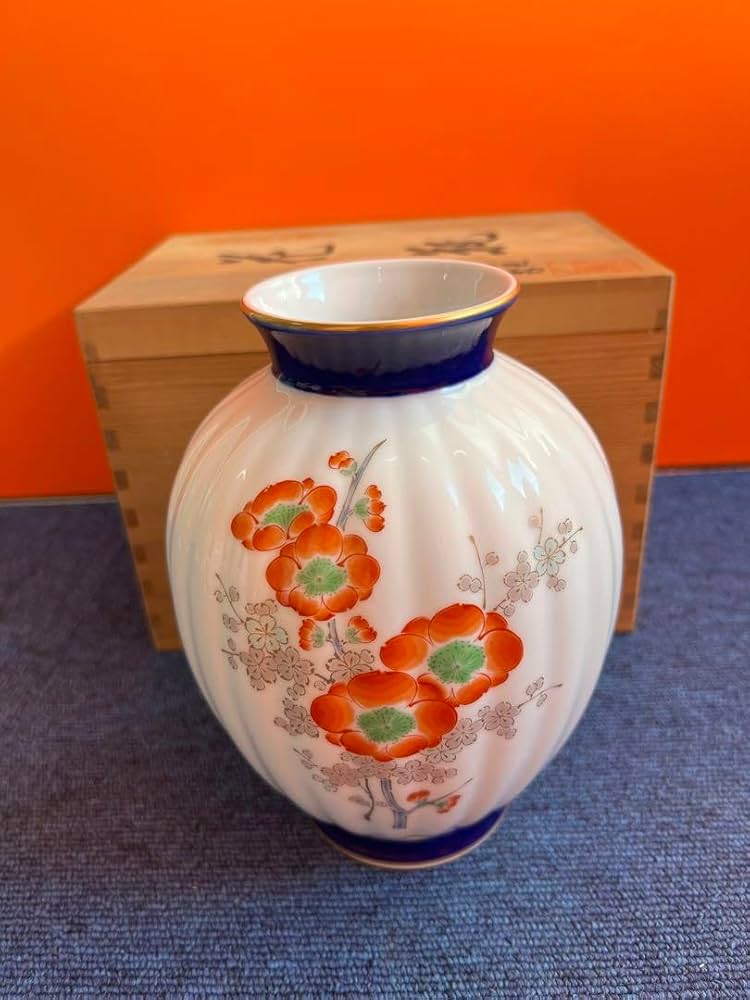 1097 深川製磁 芙蓉鉄仙花 花瓶 金彩 未使用 Amazon.co.jp: 1097 深川製磁 芙蓉鉄仙花 花瓶 金彩 : ホーム
