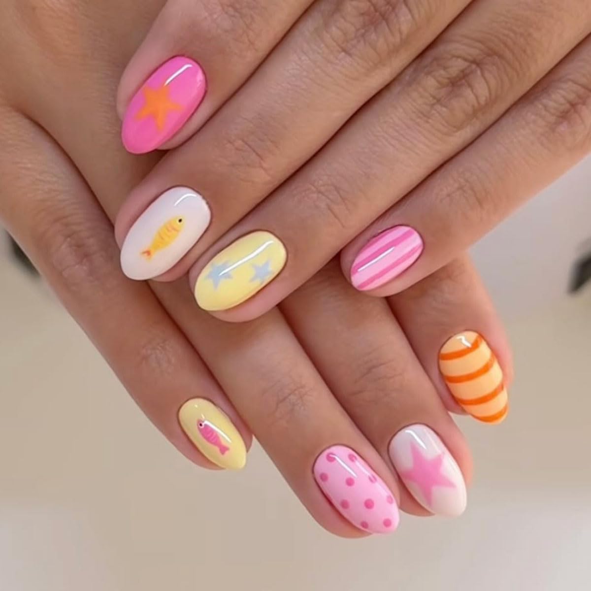 Press on Nails Short Oval Almond Fake Nails Press ons Nail Tips False Nails Full Cover Glue on Nails Acrylic Nail Kit with Polka Dot Star Fish Designs Stick on Nail for Women Summer Manicure