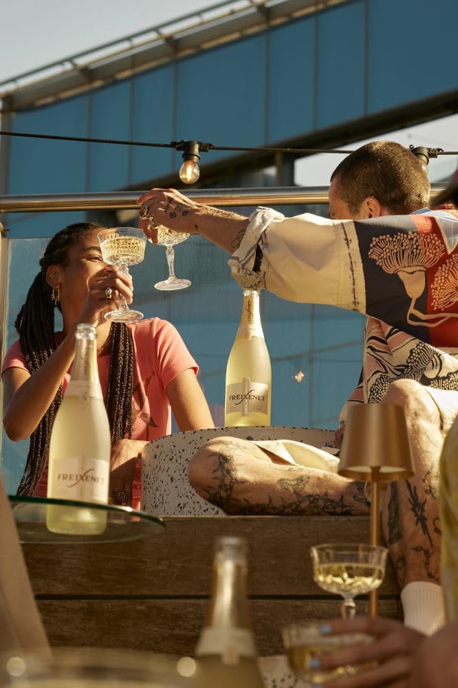 Freixenet Carta Medium Dry (24 x 0,2 l) – Sparkling Wine aus Spanien mit Pfirsich- und Honignoten, aus Macabeo und Chardonnay, trocken-fruchtig – Für unterwegs, als Aperitif oder Mini-Geschenk