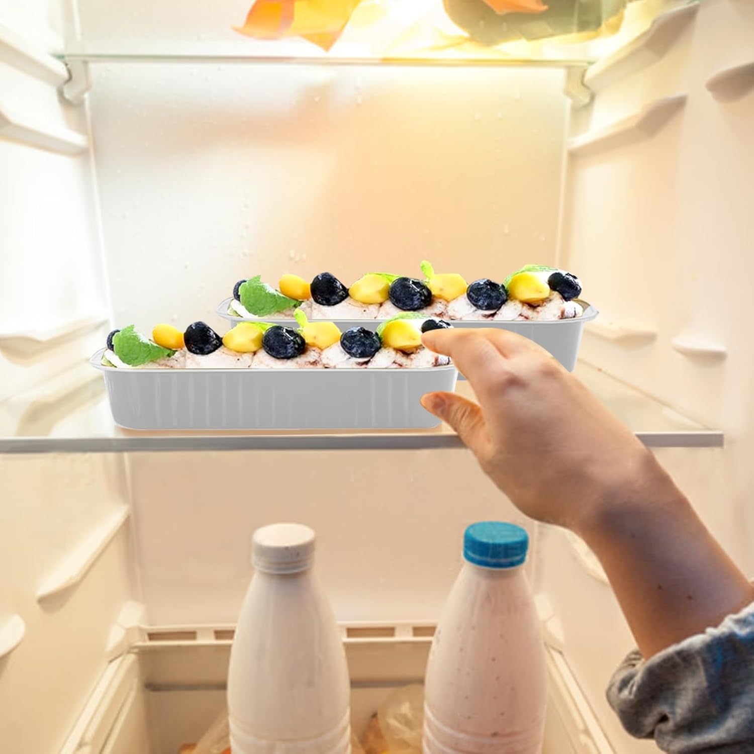 Mini Cake Pans with Lids and Spoons 200 Pack, Mini Loaf Pans with lids 6.8oz, Small Disposable Aluminum Foil Loaf Pans, Rectangular Baking Container for Party, Picnics and Birthday (White)