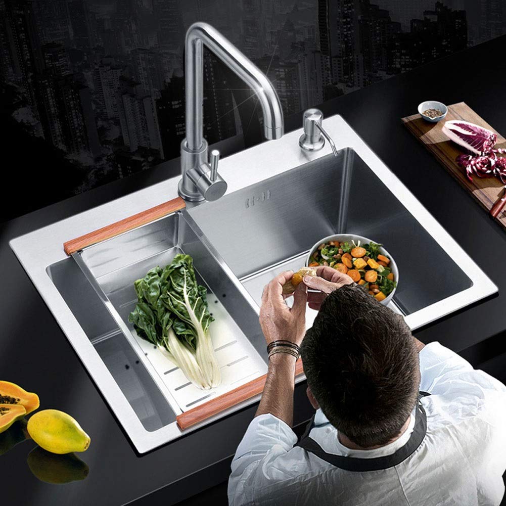 Robinet d'évier de cuisine pour optimiser l'espace et stopper les blocages de bonde