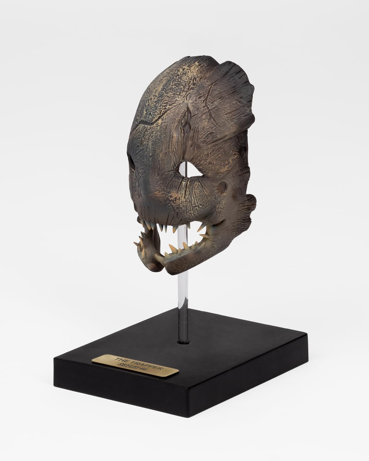 ITEMLAB Dead by Daylight Replica 1/2 of The Trapper Limited Edition 20cm Mask, Black, Medium - Image 3