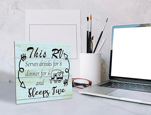 Miniatura 4 de Letrero de madera para caravana con texto en inglés "This RV Serves Drinks For Eight...and Sleeps Two", placa de madera, decoración de camping para