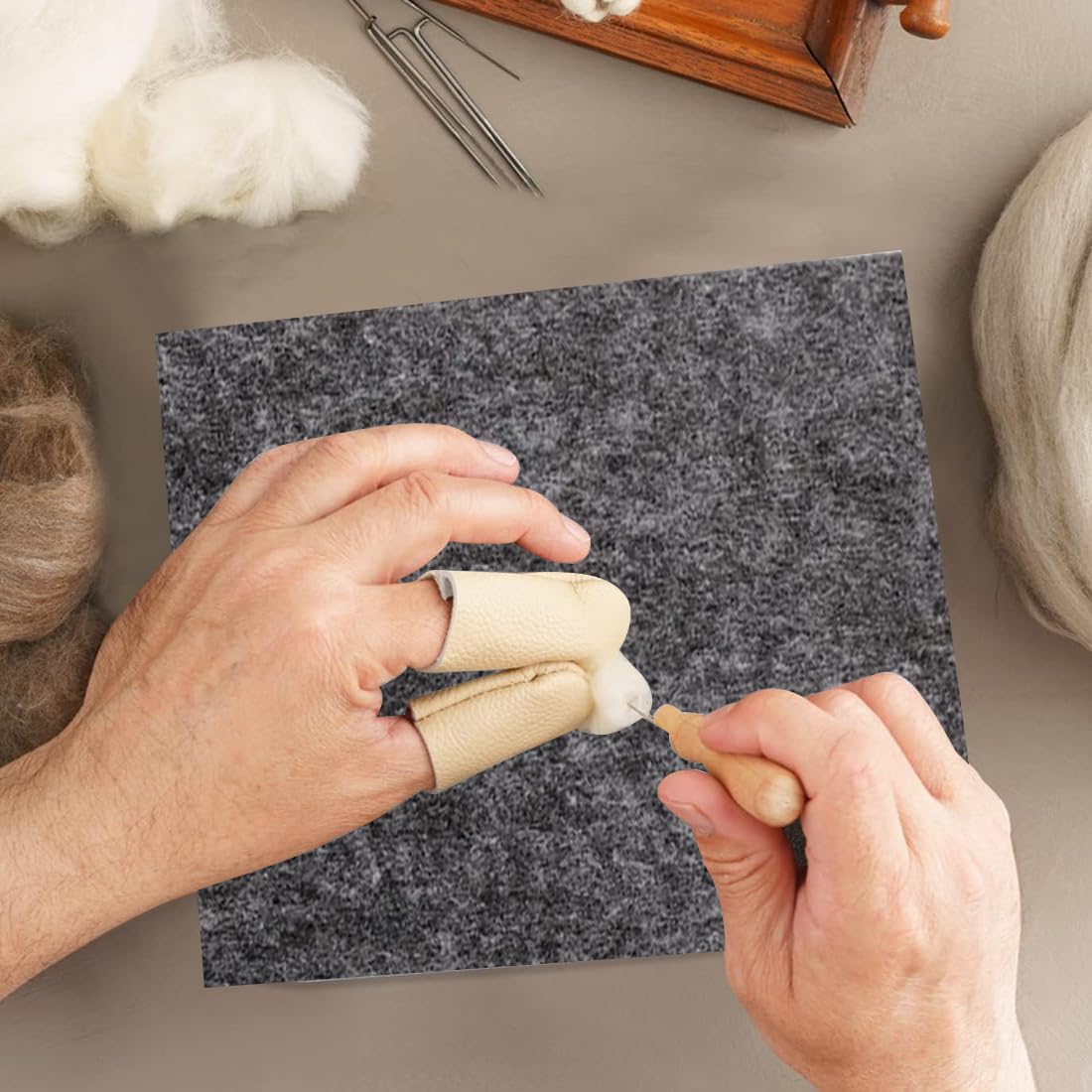 Tapis de feutrage à l'aiguille tampon de feutrage 2 Pcs Aiguille Piquer et tapis feutré pour débutants