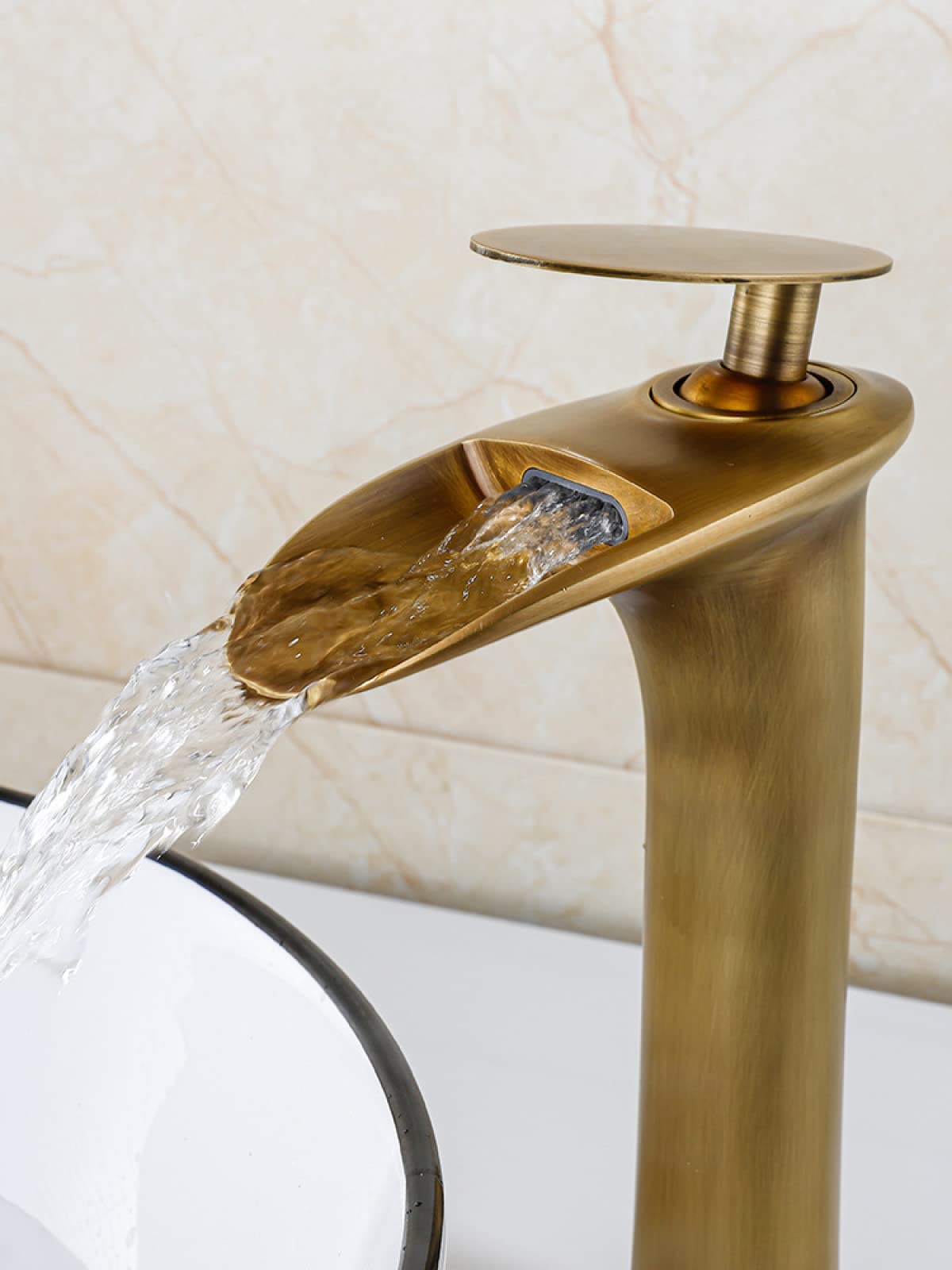 Grifo antiguo vintage lavabo caliente y frío lavabo de baño grifo de cascada con manguera