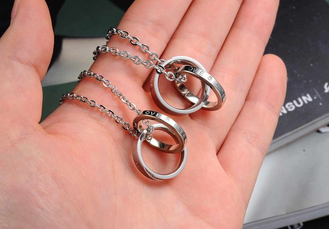 Flongo Pulseras para Parejas, Collares Colgantes para Parejas, Pulseras de Amor, Collares de Parejas de Acero Inoxidable Color Negro Plateado, Regalo para San Valentín