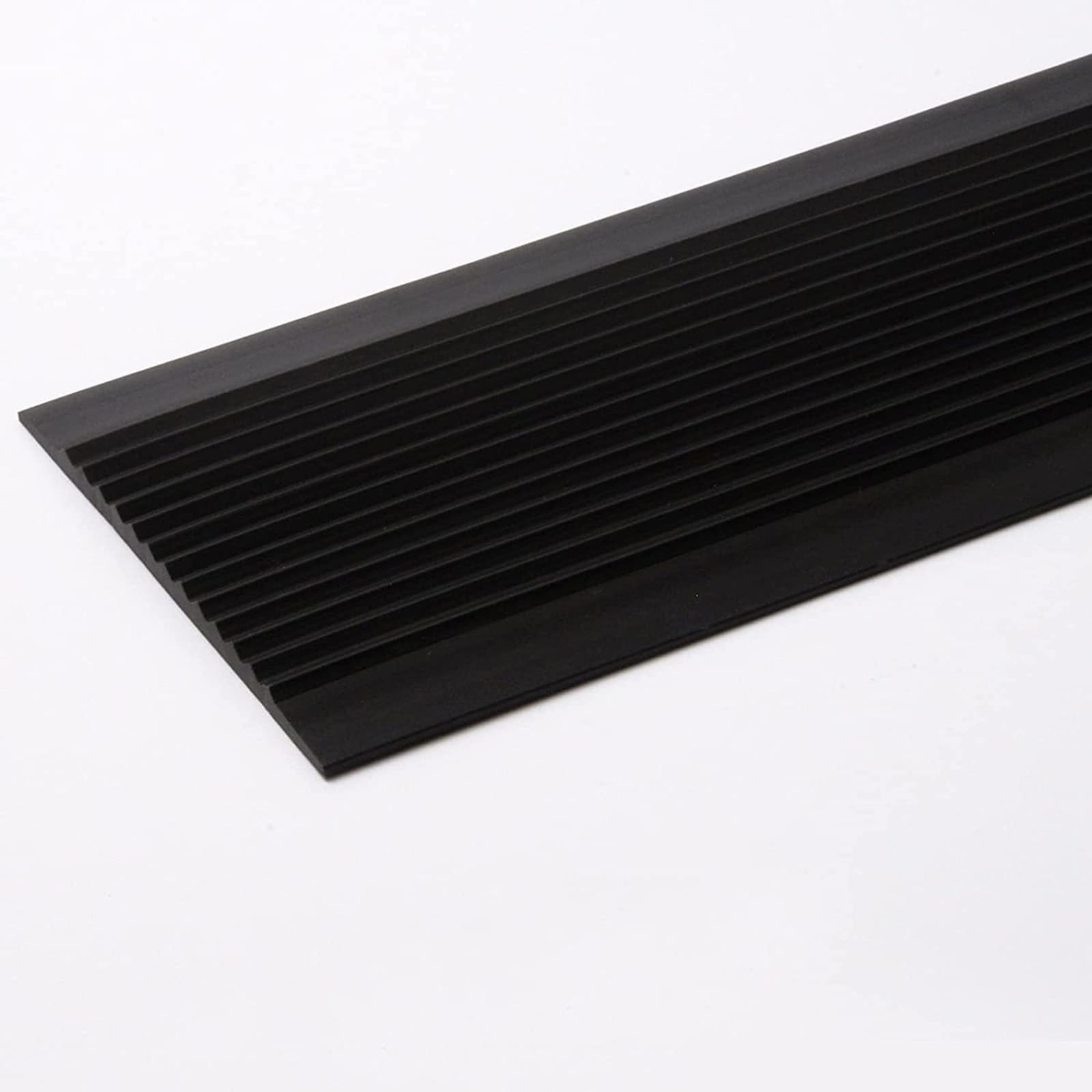 Tira antideslizante para peldaños interiores de PVC negro en escaleras de 10m
