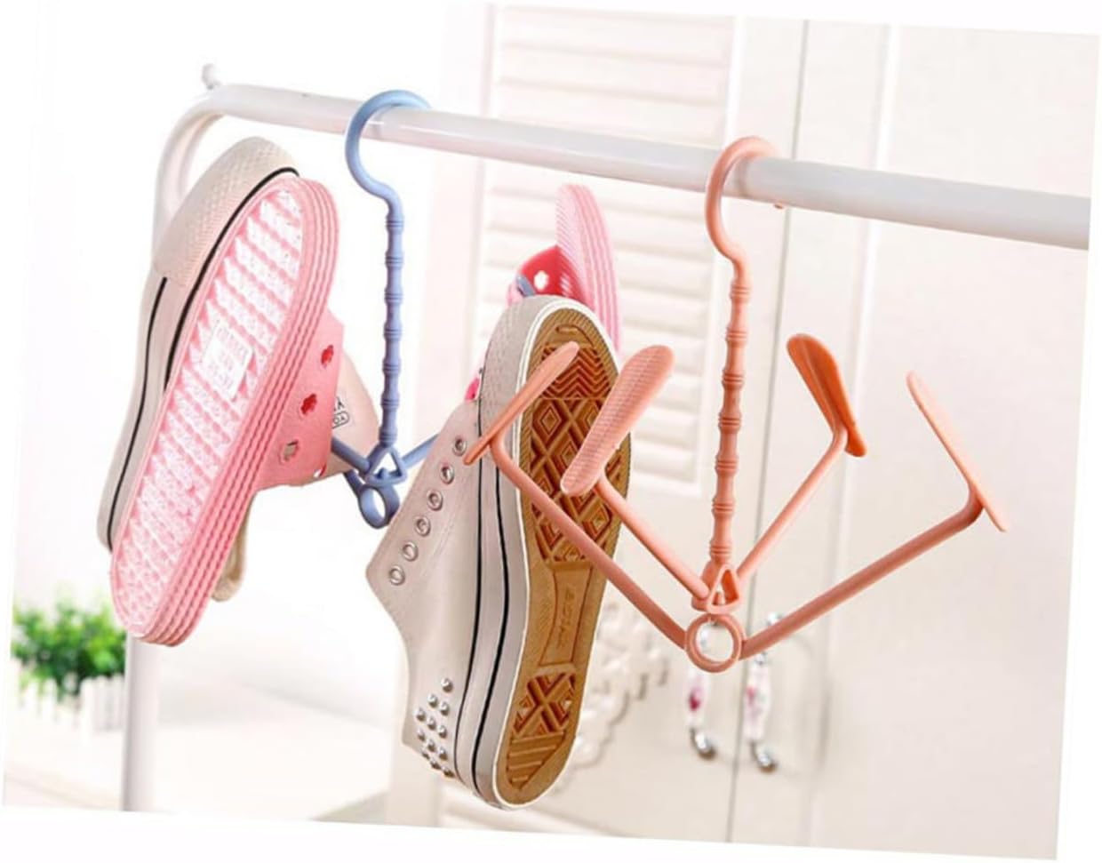 CHILDWEET 5pcs Plastic Shoes Drying Rack Hanger behind Door Storage Organizer Drying Rack for Shoes Random Color