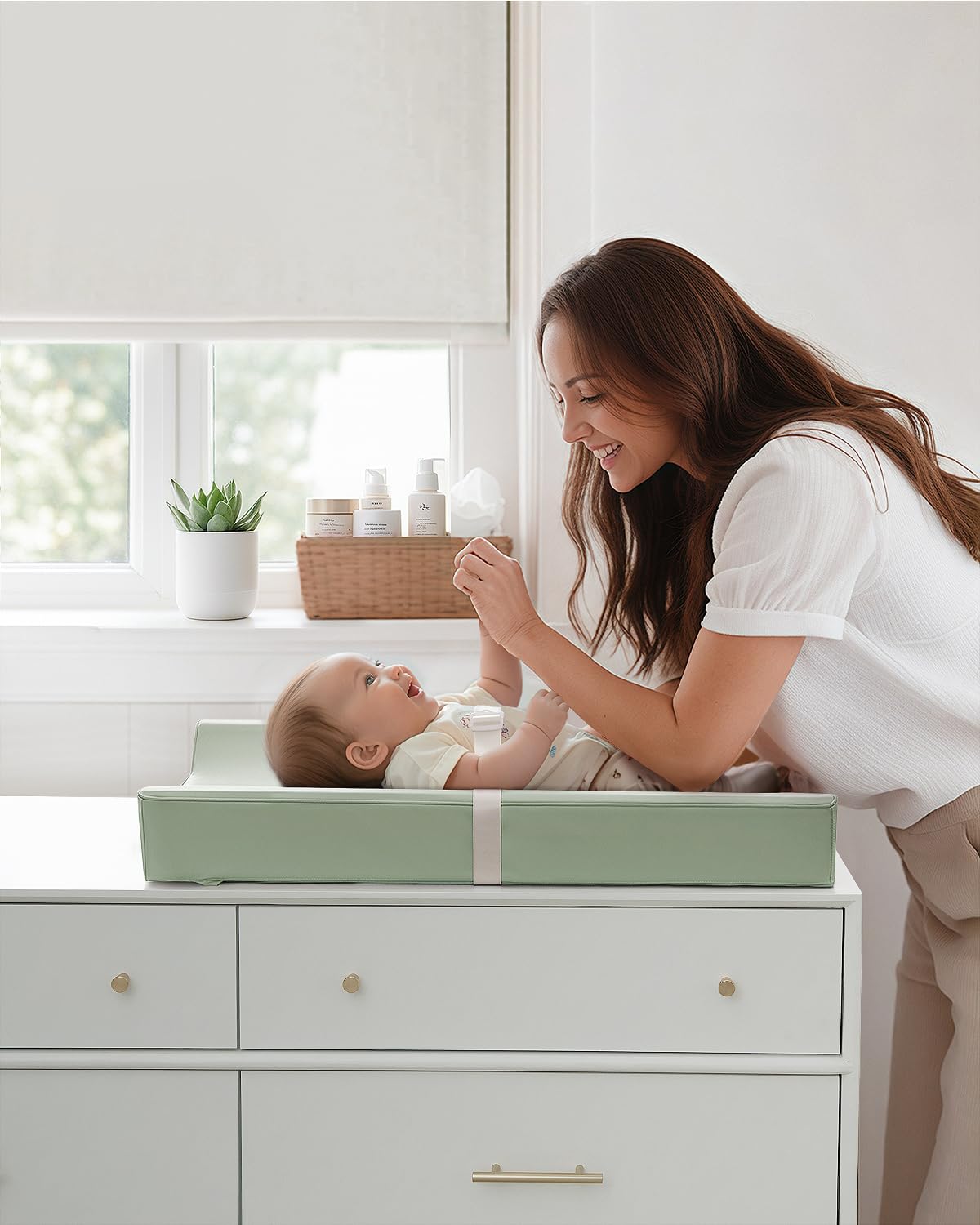 Blissful Diary Wickelunterlage aus veganem Leder mit wasserdichtem und abwischbarem PU-Bezug, Standardgröße, gemütliche Baby-Wickeltischunterlagen für Kommoden/Tische, Hellgrün