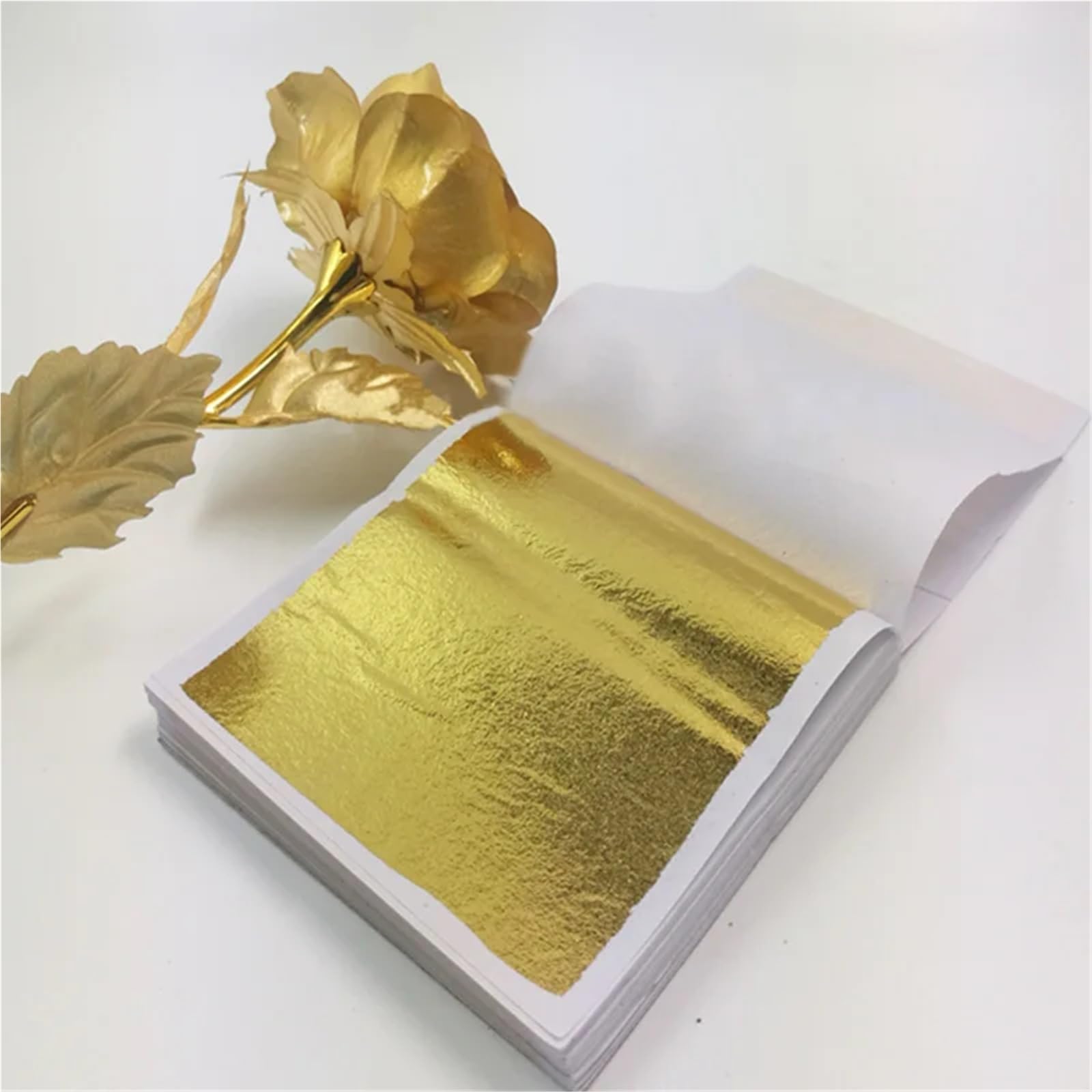Arkusze złotych liści z folii aluminiowej