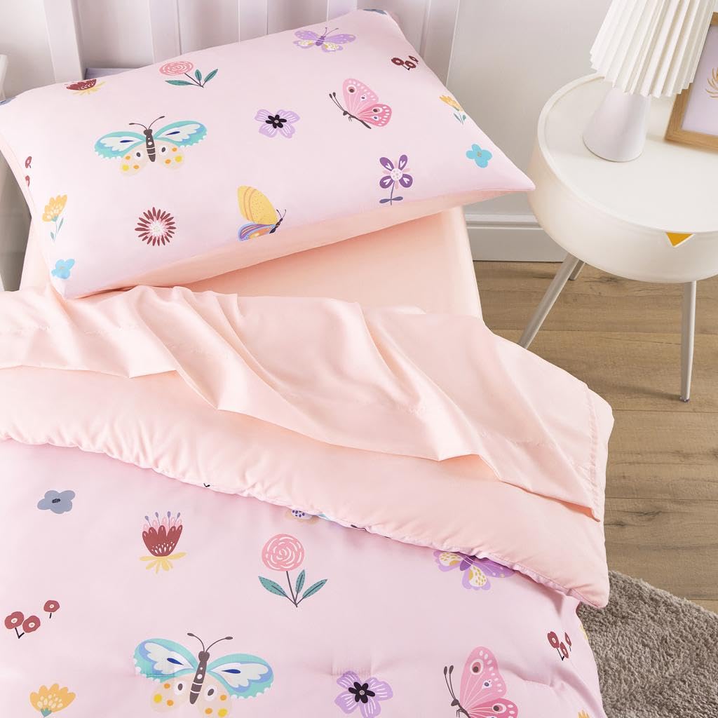 Wake In Cloud - Juego de ropa de cama infantil para niñas, juego de cama suave de 4 piezas para cuna que incluye edredón, sábana bajera, sábana encimera y funda de almohada, flores de mariposa en rosa
