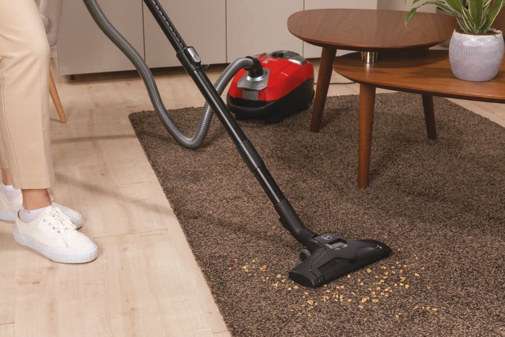 Hoover HE310HM - Aspirador de Trineo con Bolsa, Gran Potencia 850 W, Capacidad 3,5 L, Almacenamiento Compacto, Vaciado fácil sin Contacto, Todo Suelo y parquet Especial, Accesorios Integrados, Rojo