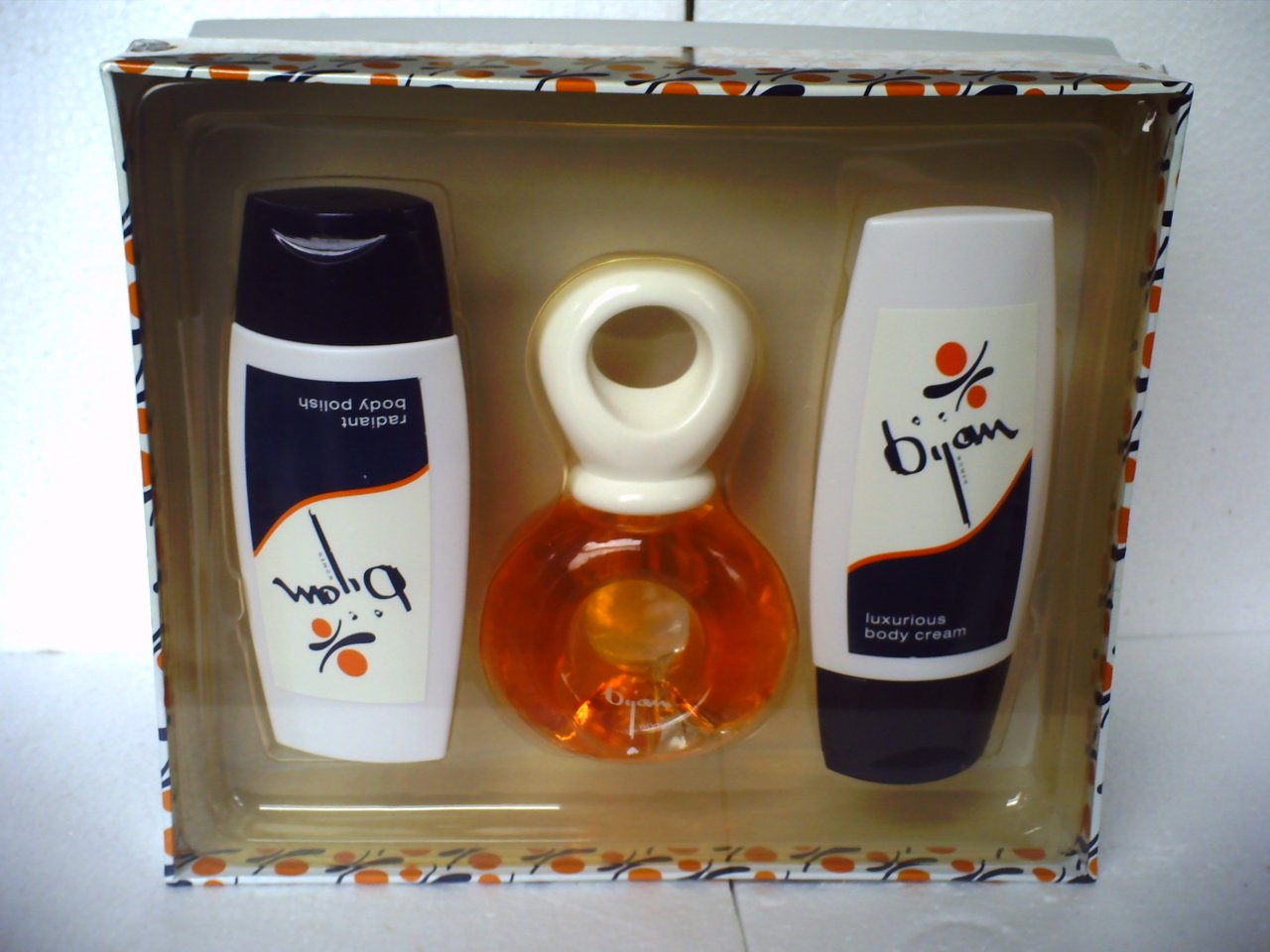 Bijan By Bijan For Women. Set-edt Spray 2.5 OZ & Body Cream 3.3 OZ & Body Polish 3.3 OZ