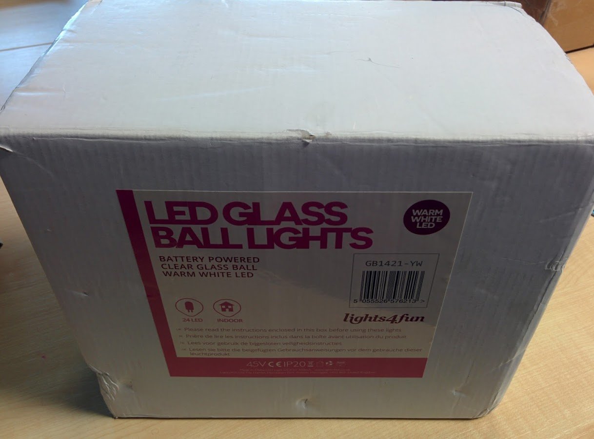 Lights4fun Lot de 3 Déco Boules Lumineuses LED Blanc Cahud en Verre Craquelé à Piles et Prise Secteur avec Interrupteur pour Intérieur