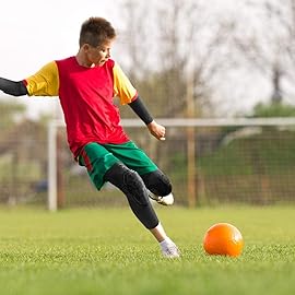 Knee Pads for Youth (Ages 5-15) - Shield Kneepads for Sports - Ideal kneePad for Basketball, Baseball, Football, Wrestling, Volleyball - Kids\' Cycling Protective Gear - Great Gift Ideal (Black)