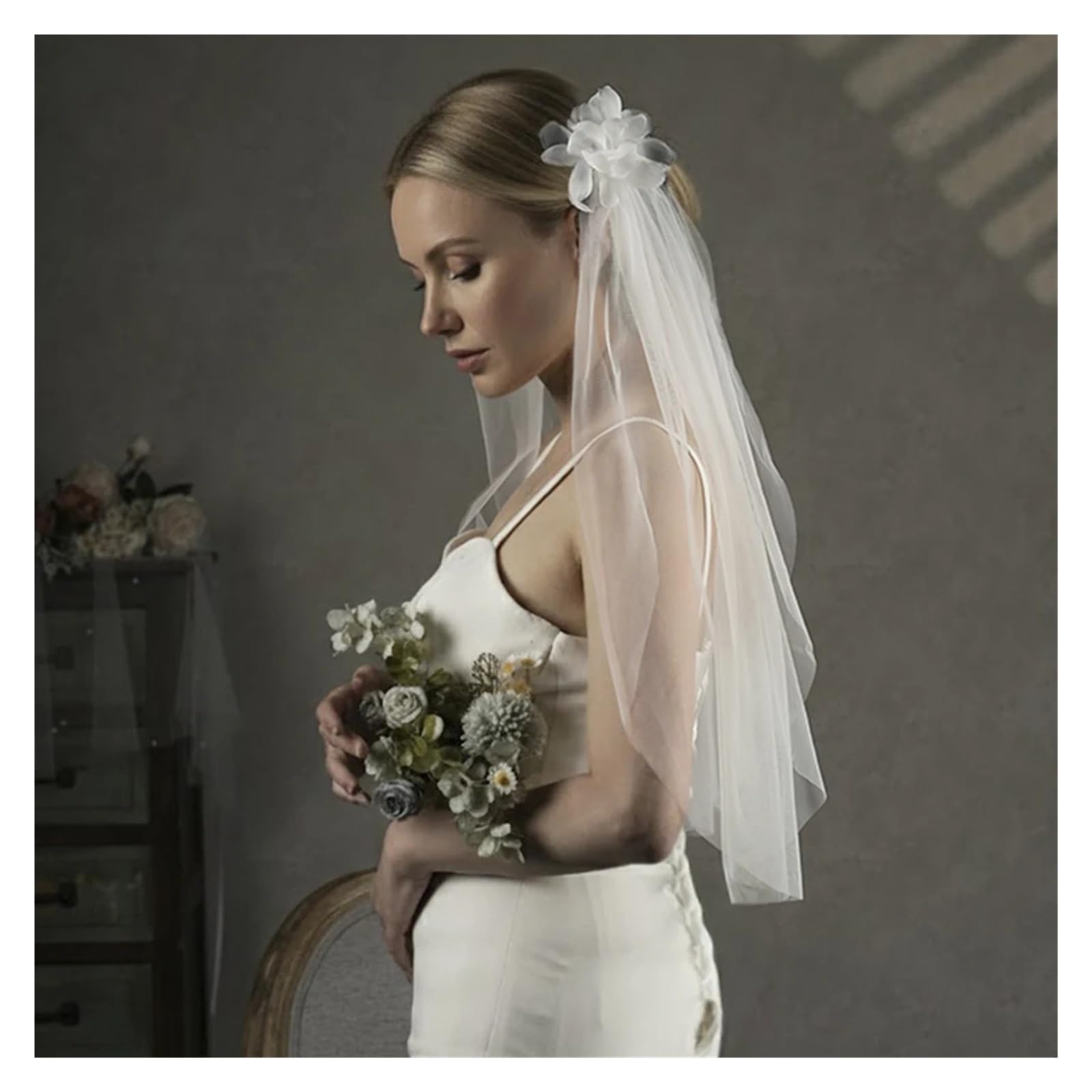 Ein Paar Brautschleier mit Clip, Ellenbogenlänge, personalisierte Hochzeitsaccessoires, Blumen-Damenkleid(Off White)