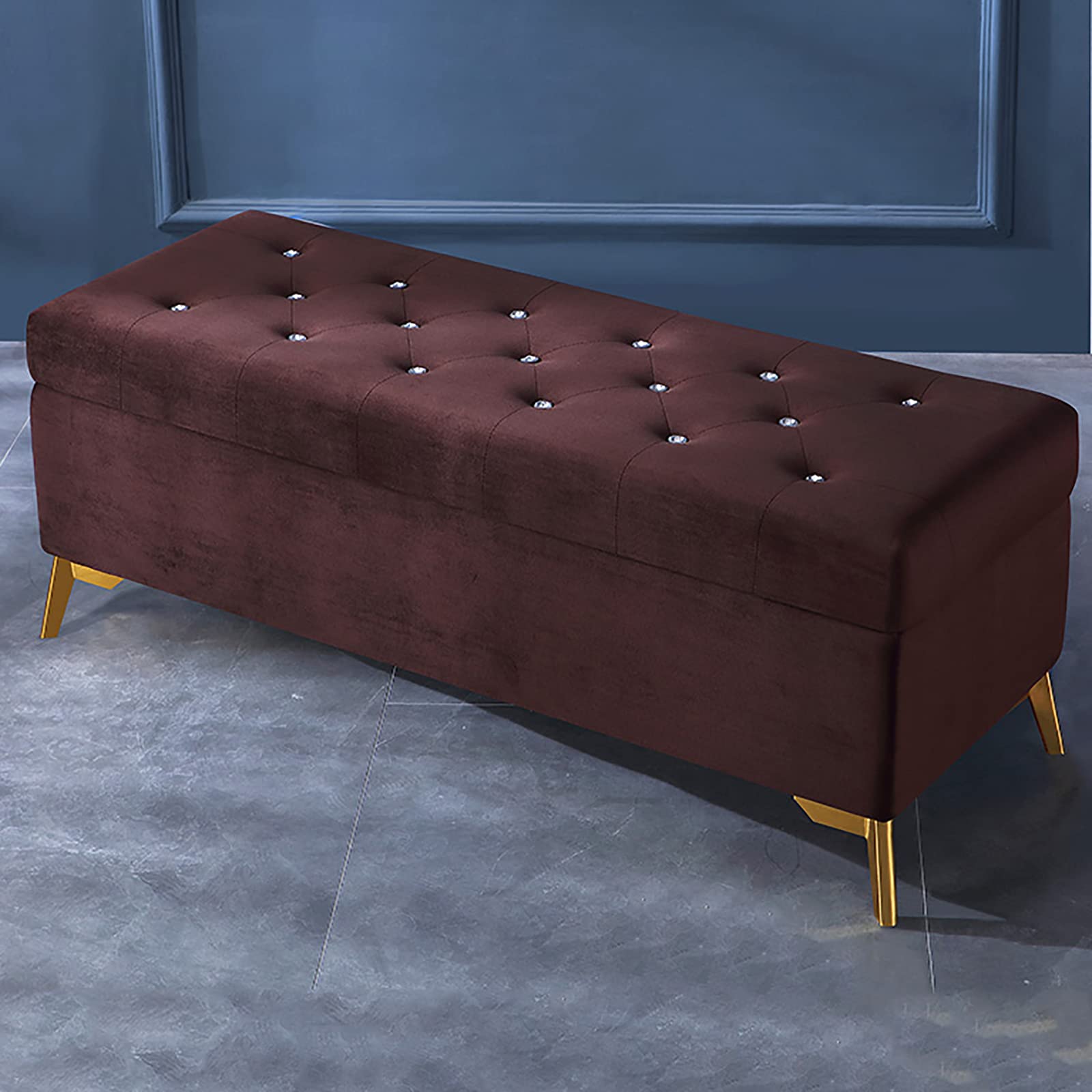 Repose-pieds en velours marron 100cm pour créer un coin lecture cosy dans le salon