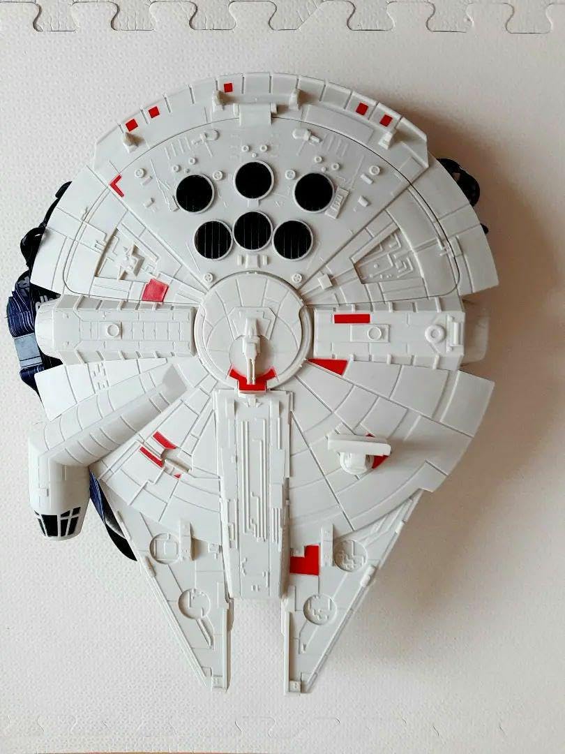スターウォーズ ミレニアムファルコン ポップコーンバケット 新たなスター・ウォーズのポップコーンバケットが、米ディズニーに登場