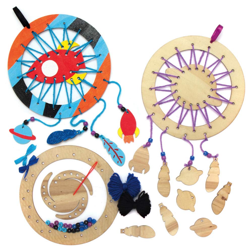 Baker Ross AX213 Kits D'Attrape-Rêves Système Solaire En Bois - Paquet De 4, Créez Vos Propres Attrape-Rêves Pour Les Arts Et L'Artisanat Pour Enfants
