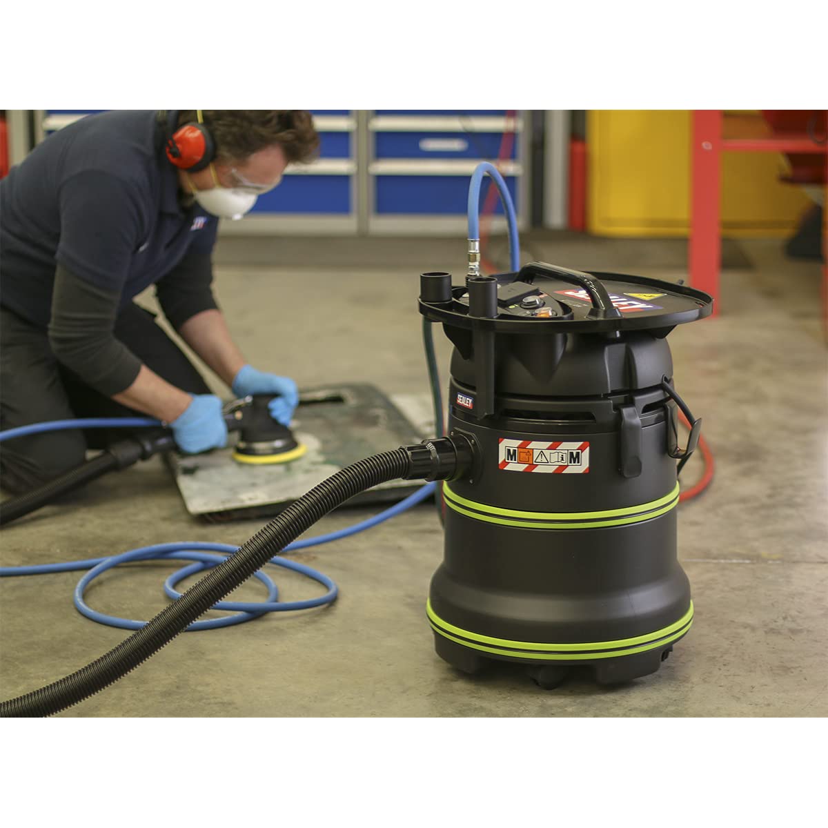 Sealey DFS35M Vacuum Cleaner Industrial Dust-Free Wet/Dry 35ltr 1000W/230V Plastic Drum Class M Self-Clean Filter