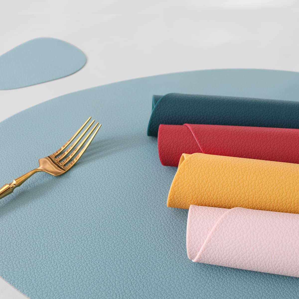 Set di 4 tovagliette in silicone ispessito per tavolo da pranzo, a forma di goccia, lavabili, per cucina e sala da pranzo, colore: azzurro