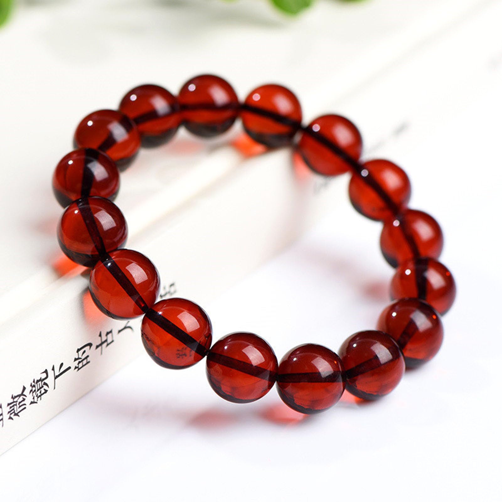 Pulsera de ámbar Sangre Natural de Grado 7A | Pulsera Artesanal de Cuentas de Cristal Rojo Premium | Pulseras elásticas de ámbar para Mujer,7.8~8.8mm