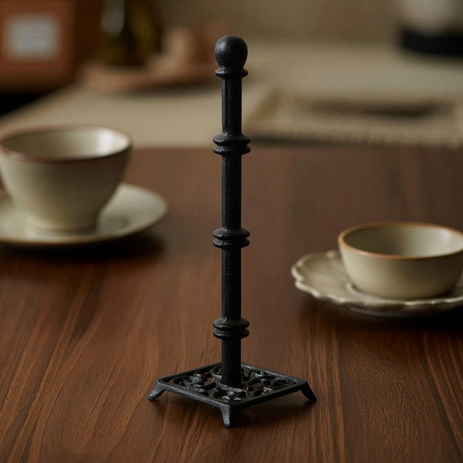 Portarotolo da Cucina Dispenser Carta Cucina Porta Rotolo Supporto Verticale Base Pesante in Ghisa Dal Profilo Ridotto, Stile Rustico Americano, Design Con Base Quadrata
