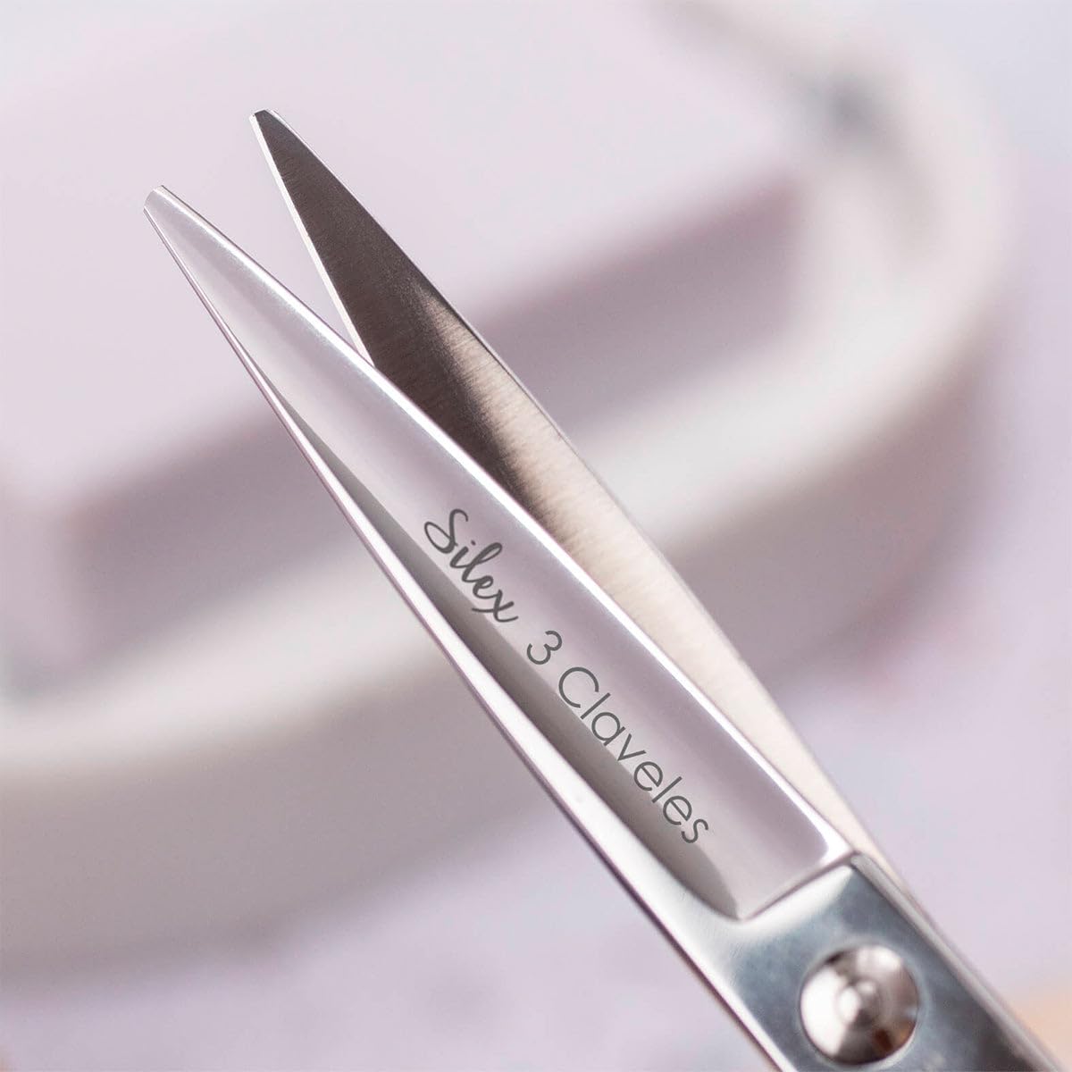 3 Claveles Silex - Tijeras De Peluquería 6" De Corte,vaciado Cóncavo, Filo Navaja, Acero Inox. Dedales Ergonómicos, Tijera Peluquero Profesional, color Brillo, 15.24 cm, 4 g