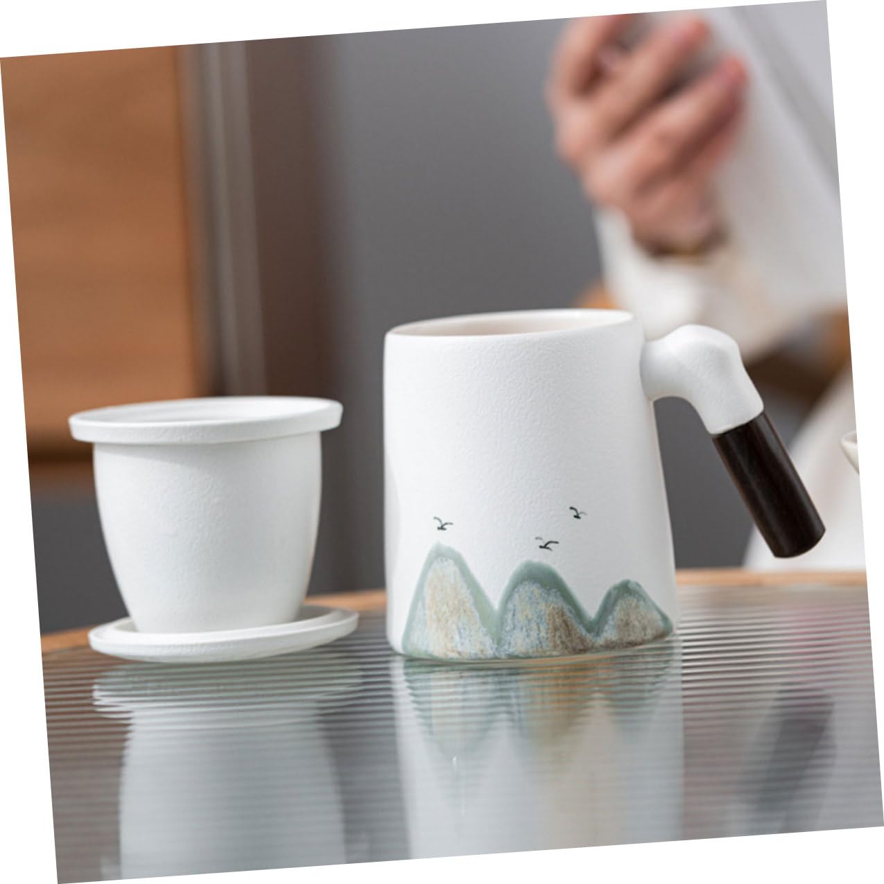 Taza de Cerámica con Tapa E Infusor para Té, Filtro Integrado para Hojas Sueltas, Diseño Blanco Adecuado para Uso en Escritorio