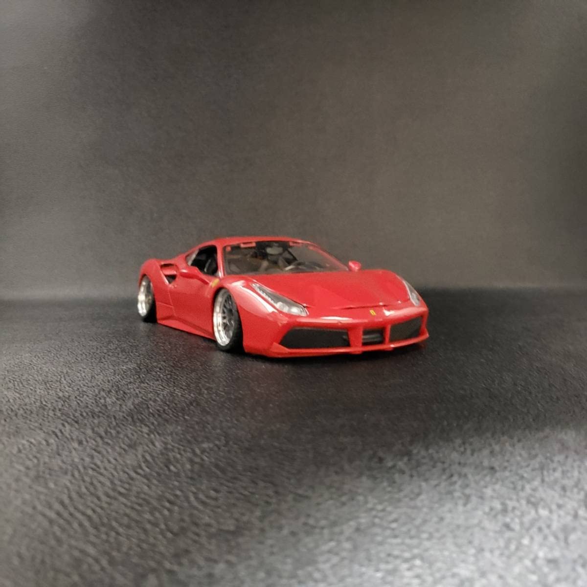 1/18　フェラーリ　488 GTB Ferrari　カスタム Amazon.co.jp: 1/18 フェラーリ 488 GTB Ferrari カスタム : おもちゃ