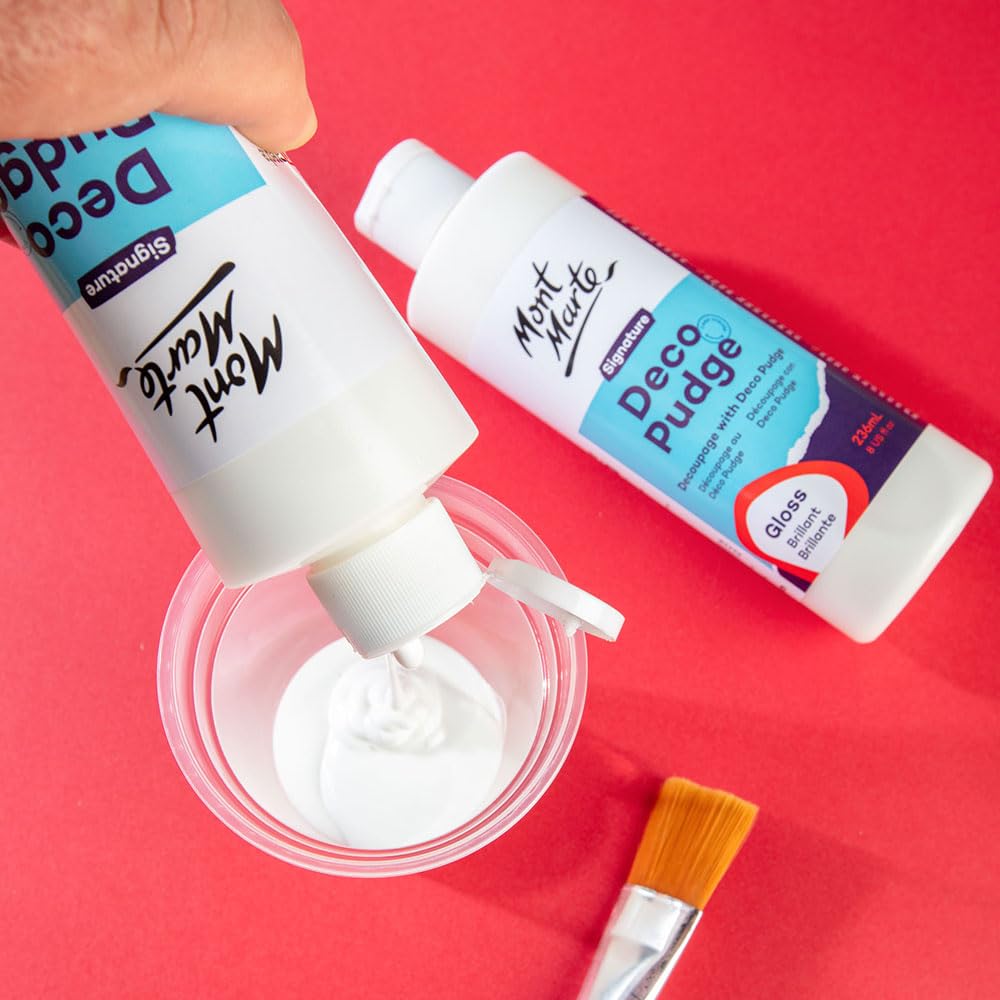 Mont Marte Deco Pudge Craft Varnish Signature 236ml (8 US fl.oz) – Gloss, Multi-Purpose Clear Craft Sealer, Varnish and Decoupage Glue, Ideal for Acrylic Paints, Paper, Wood, Ceramics, Fabrics, Clay