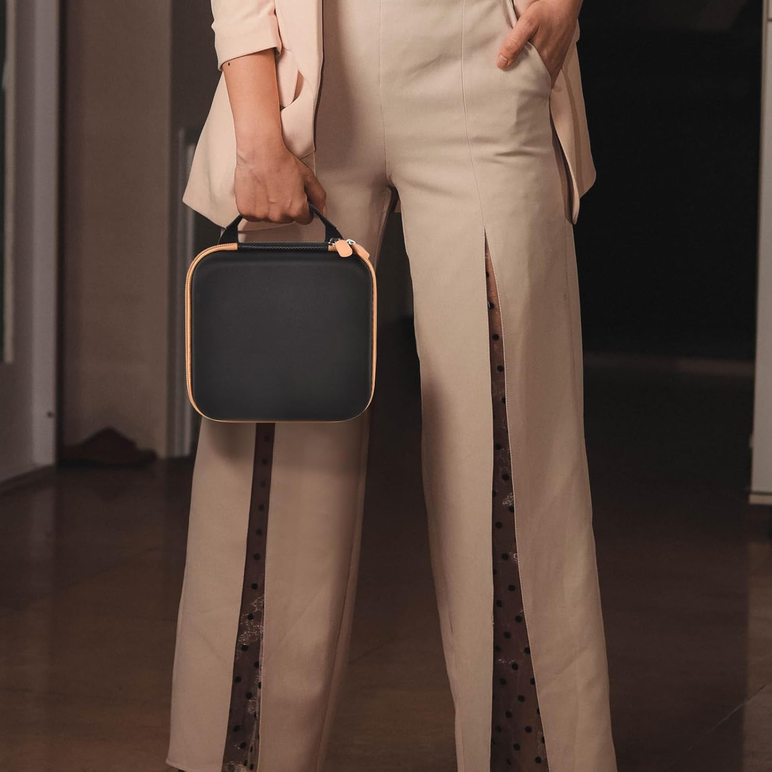 ALKOO Case Compatible with NIIMBOT B21 / B1 Label Maker Wireless Thermal Label Printer, Holder for Inkless Label Maker & Labeling Tapes Refills, with Mesh Pocket for Cable Accessories (Black)