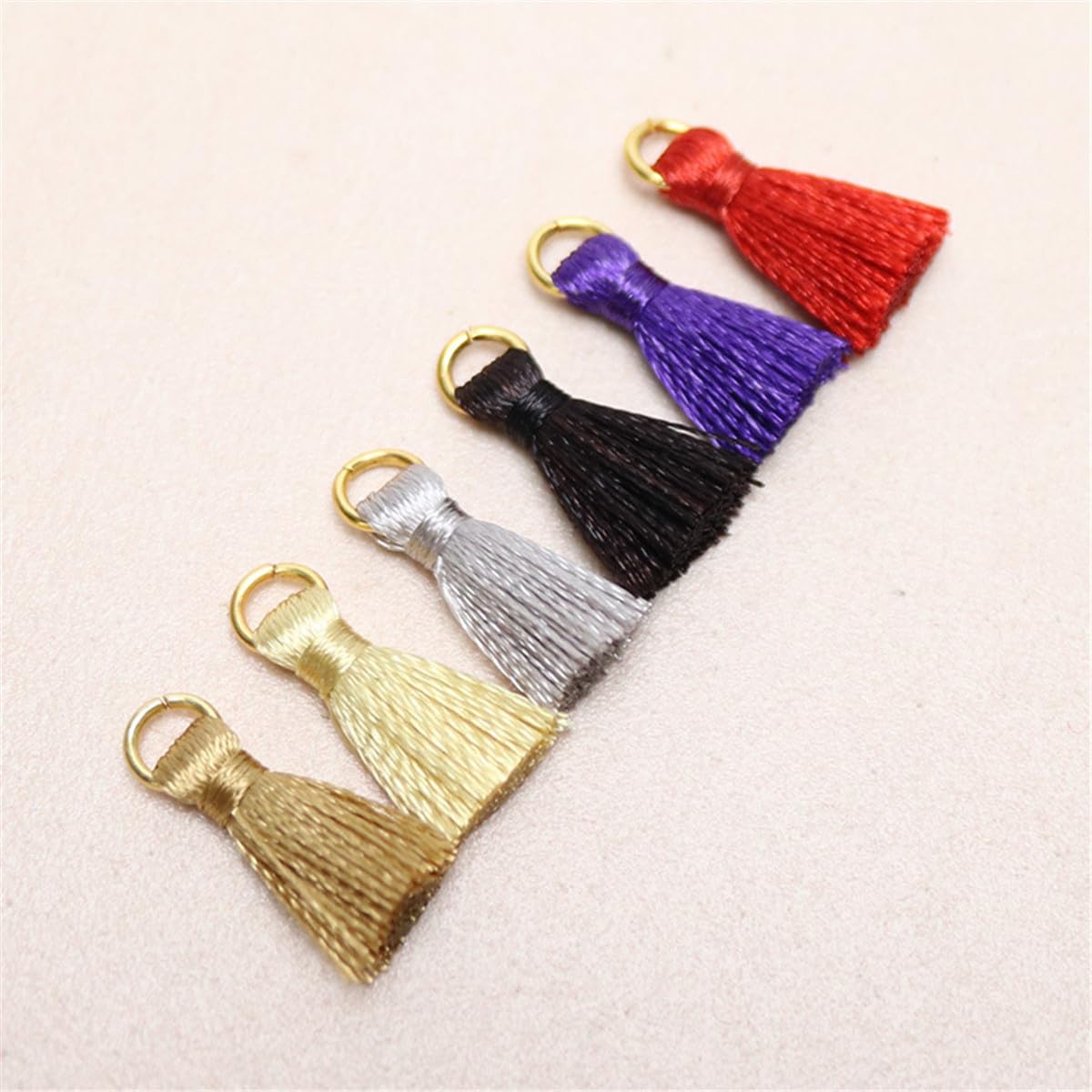 50 stuks handgemaakte zijdeachtige mini-kwasten, kleurrijke bladwijzers met kwasten, rechte kwasthangers met touwlus voor het maken van sieraden, doe -het-zelf handwerk, accessoires, tassen 50 stuks handgemaakte zijdeachtige mini-kwasten, kleurrijke bladwijzers met kwasten, rechte kwasthangers met touwlus voor het maken van sieraden, doe -het-zelf handwerk, accessoires, tassen