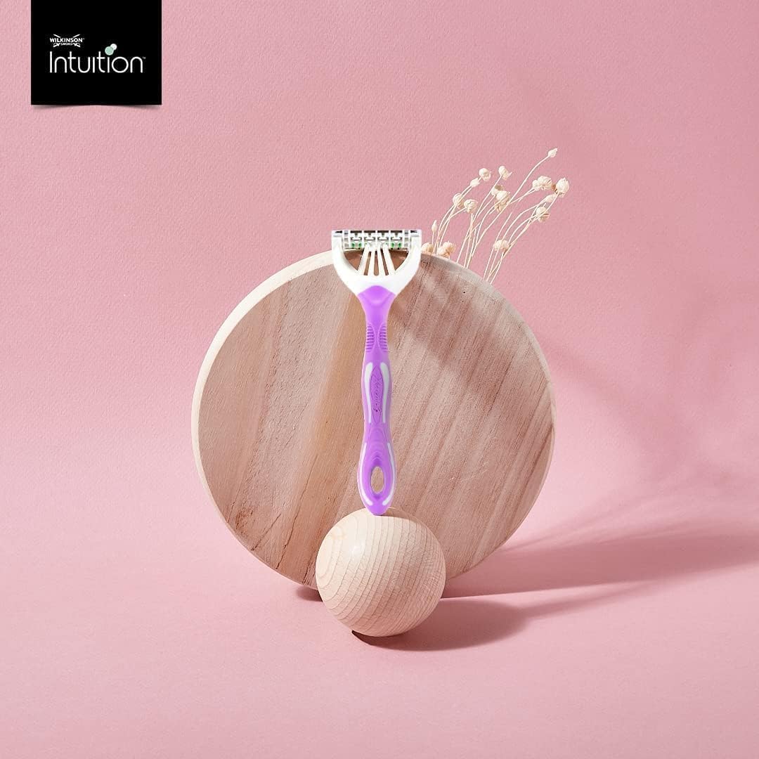 Wilkinson Sword - MyIntuition Comfort Xtreme 3 - Golarka jednorazowa i wyrzucana - 3 elastyczne ostrza dla kobiet - głowica obrotowa - 2 paski smarujące - opakowanie 4+2