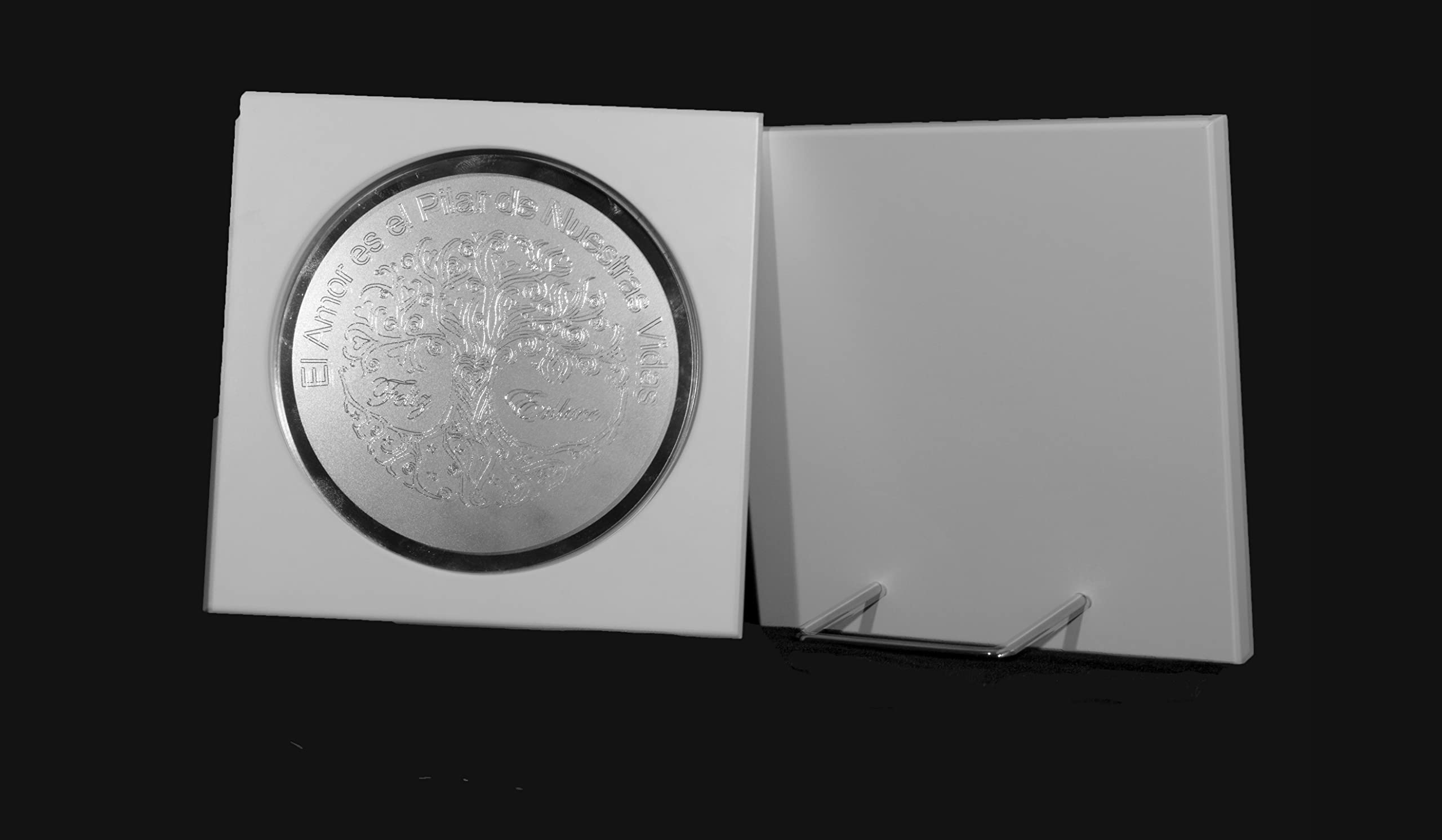 Arras de la Vida © Personalizadas en Color Plata Brillante con Bandeja Convertible en Placa de Recuerdo y llevanza de Alianzas para Bodas y Enlaces.